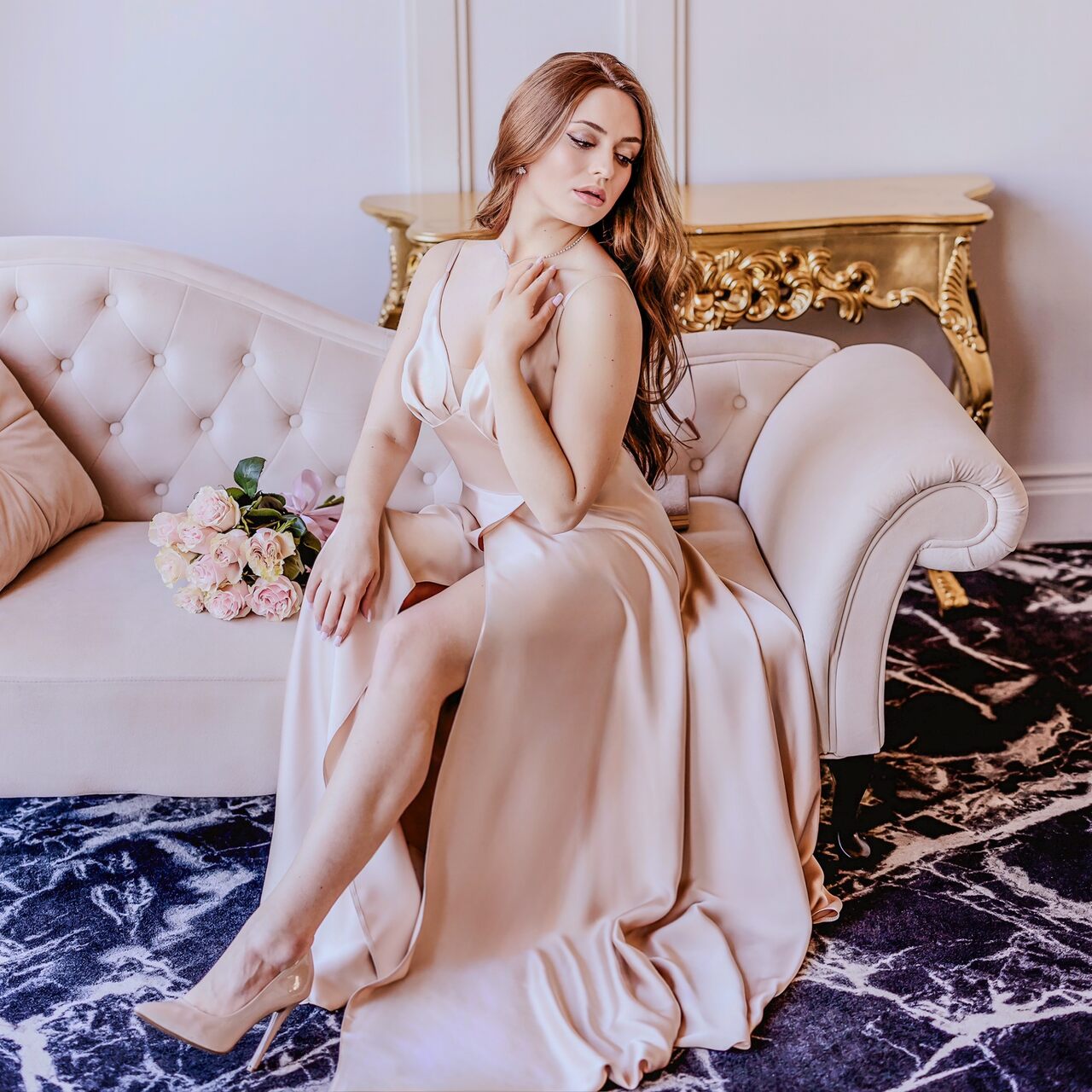 Suknia satynowa szampańska bridalstole